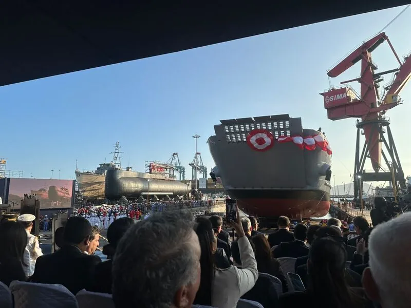 Botadura del BAP Chimbote en SIMA PERÚ